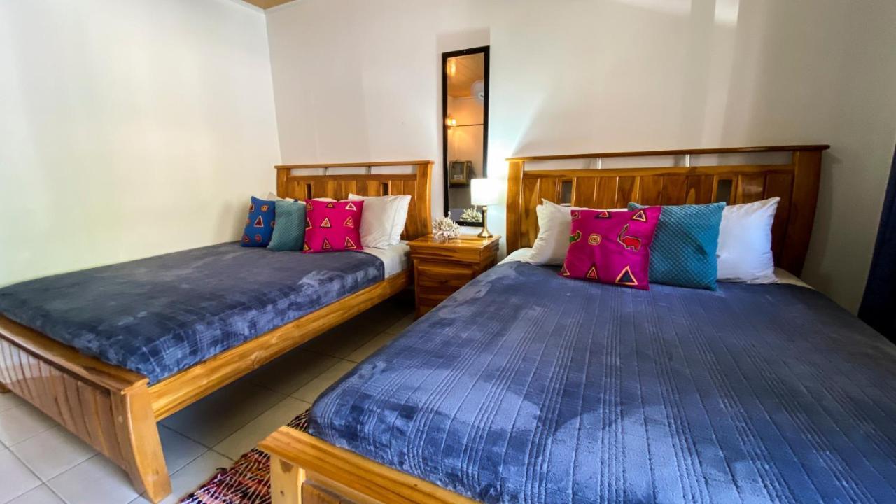 Roxy'S Bed & Breakfast Бока Чика Екстериор снимка