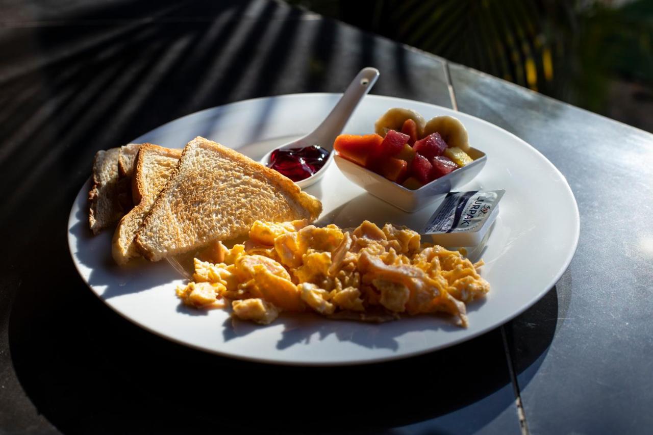 Roxy'S Bed & Breakfast Бока Чика Екстериор снимка