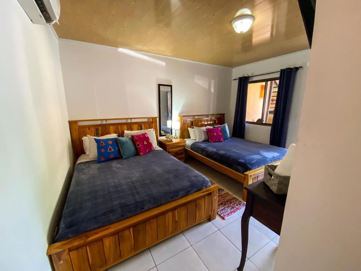 Roxy'S Bed & Breakfast Бока Чика Екстериор снимка