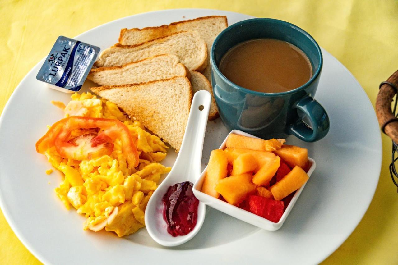 Roxy'S Bed & Breakfast Бока Чика Екстериор снимка